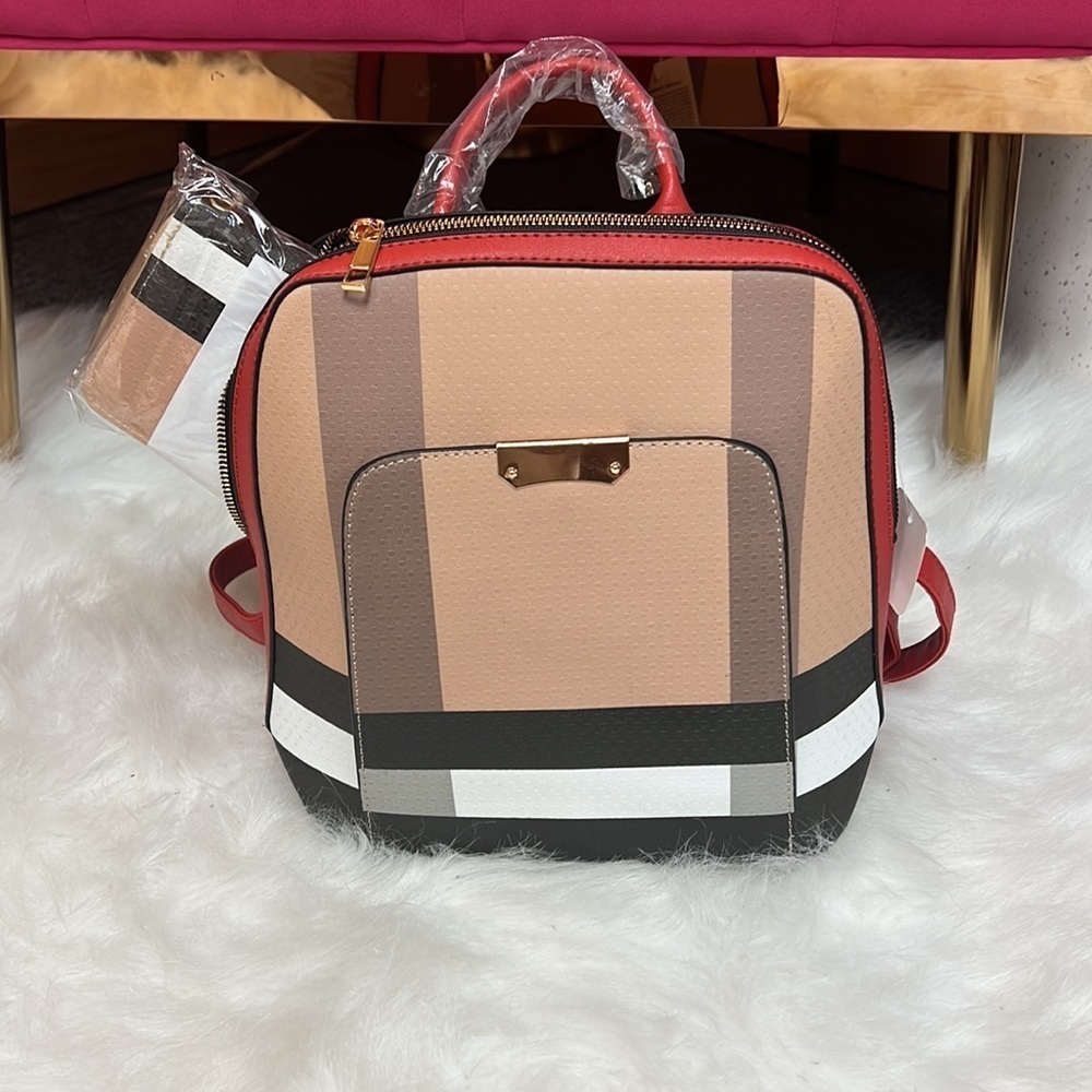 Geneva Luxury Convertible Backpack/ Shoulder Bag, Matching Wallet Set, Burgandy - Picture 3 of 12